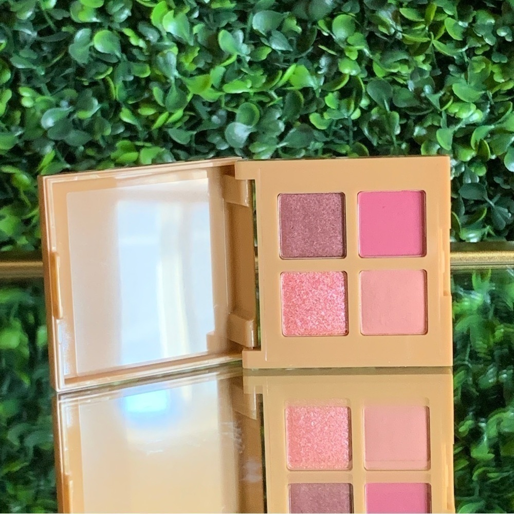 Complex Culture ROSY OUTLOOK Eyeshadow Palette | NEW - Picture 13 of 16